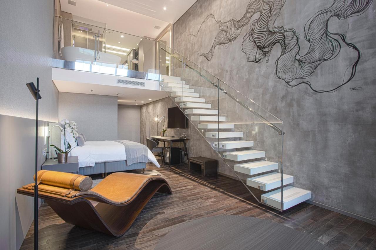 Suryaa Hotel Pinhais, Curio Collection By Hilton 外观 照片